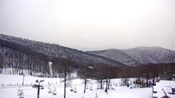 Weather camera view of Wintergreen Mtn. at 3600 ft. elev..