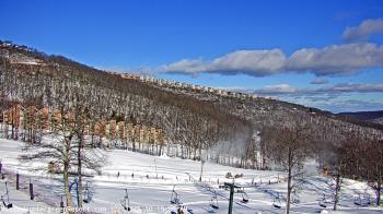 Weather camera view of Wintergreen Mtn. at 3600 ft. elev..