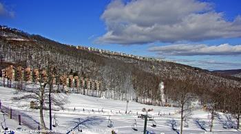 Weather camera view of Wintergreen Mtn. at 3600 ft. elev..