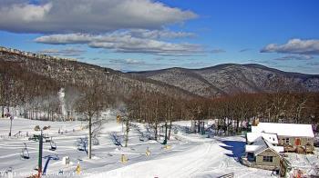 Weather camera view of Wintergreen Mtn. at 3600 ft. elev..