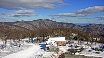 Weather camera view of Wintergreen Mtn. at 3600 ft. elev..
