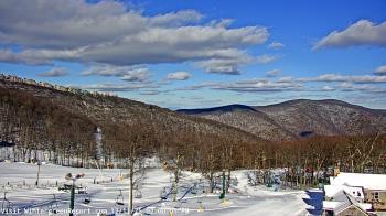 Weather camera view of Wintergreen Mtn. at 3600 ft. elev..