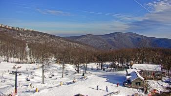 Weather camera view of Wintergreen Mtn. at 3600 ft. elev..