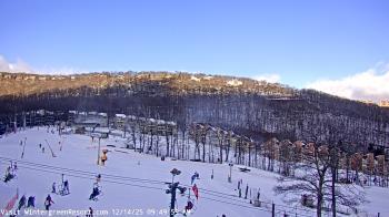 Weather camera view of Wintergreen Mtn. at 3600 ft. elev..