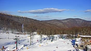 Weather camera view of Wintergreen Mtn. at 3600 ft. elev..
