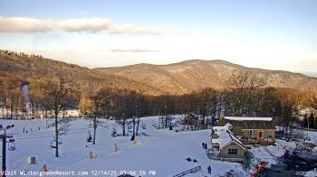 Weather camera view of Wintergreen Mtn. at 3600 ft. elev..