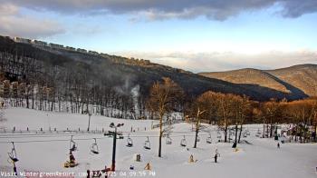 Weather camera view of Wintergreen Mtn. at 3600 ft. elev..