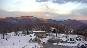 Weather camera view of Wintergreen Mtn. at 3600 ft. elev..