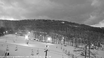 Weather camera view of Wintergreen Mtn. at 3600 ft. elev..