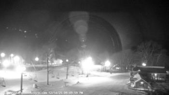 Weather camera view of Wintergreen Mtn. at 3600 ft. elev..