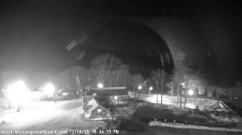 Weather camera view of Wintergreen Mtn. at 3600 ft. elev..