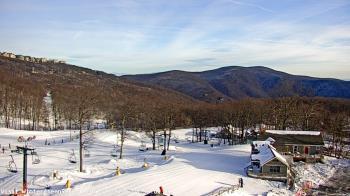 Weather camera view of Wintergreen Mtn. at 3600 ft. elev..