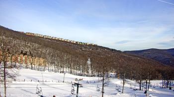 Weather camera view of Wintergreen Mtn. at 3600 ft. elev..