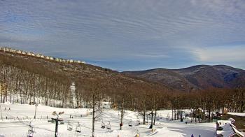 Weather camera view of Wintergreen Mtn. at 3600 ft. elev..