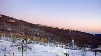 Weather camera view of Wintergreen Mtn. at 3600 ft. elev..