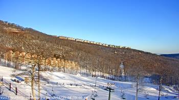 Weather camera view of Wintergreen Mtn. at 3600 ft. elev..