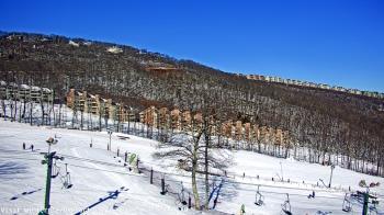 Weather camera view of Wintergreen Mtn. at 3600 ft. elev..