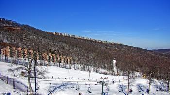 Weather camera view of Wintergreen Mtn. at 3600 ft. elev..