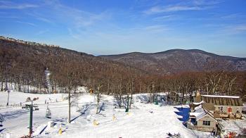 Weather camera view of Wintergreen Mtn. at 3600 ft. elev..