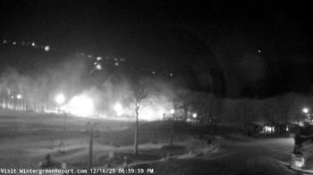 Weather camera view of Wintergreen Mtn. at 3600 ft. elev..