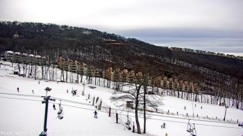 Weather camera view of Wintergreen Mtn. at 3600 ft. elev..