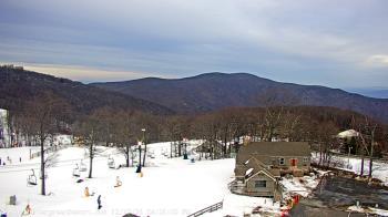 Weather camera view of Wintergreen Mtn. at 3600 ft. elev..