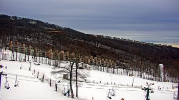 Weather camera view of Wintergreen Mtn. at 3600 ft. elev..