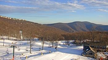 Weather camera view of Wintergreen Mtn. at 3600 ft. elev..