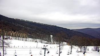 Weather camera view of Wintergreen Mtn. at 3600 ft. elev..