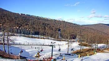 Weather camera view of Wintergreen Mtn. at 3600 ft. elev..