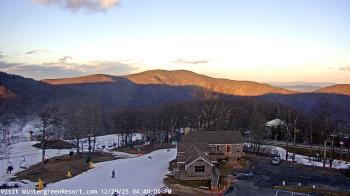 Weather camera view of Wintergreen Mtn. at 3600 ft. elev..