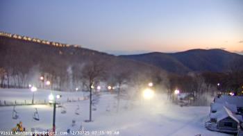 Weather camera view of Wintergreen Mtn. at 3600 ft. elev..