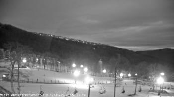 Weather camera view of Wintergreen Mtn. at 3600 ft. elev..
