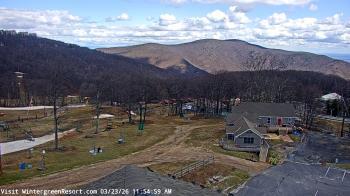 Weather camera view of Wintergreen Mtn. at 3600 ft. elev..