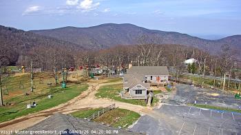 Weather camera view of Wintergreen Mtn. at 3600 ft. elev..