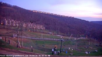 Weather camera view of Wintergreen Mtn. at 3600 ft. elev..