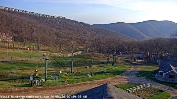 Weather camera view of Wintergreen Mtn. at 3600 ft. elev..