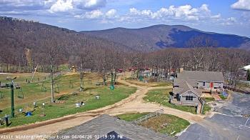 Weather camera view of Wintergreen Mtn. at 3600 ft. elev..