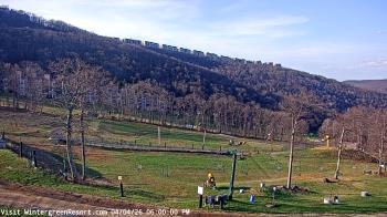 Weather camera view of Wintergreen Mtn. at 3600 ft. elev..