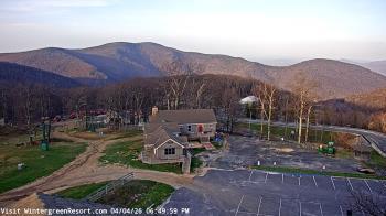 Weather camera view of Wintergreen Mtn. at 3600 ft. elev..