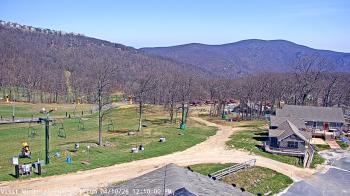 Weather camera view of Wintergreen Mtn. at 3600 ft. elev..