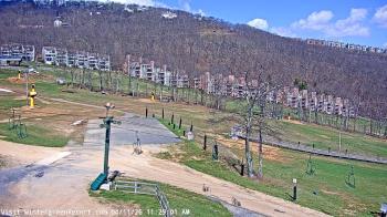 Weather camera view of Wintergreen Mtn. at 3600 ft. elev..