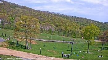 Weather camera view of Wintergreen Mtn. at 3600 ft. elev..