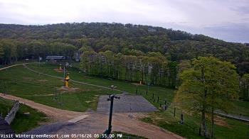 Weather camera view of Wintergreen Mtn. at 3600 ft. elev..