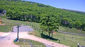 Weather camera view of Wintergreen Mtn. at 3600 ft. elev..