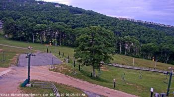 Weather camera view of Wintergreen Mtn. at 3600 ft. elev..