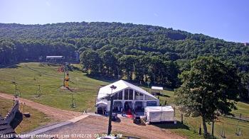 Weather camera view of Wintergreen Mtn. at 3600 ft. elev..