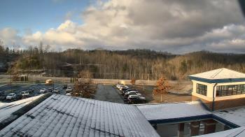 Weather camera view of Wrigley Elementary School.