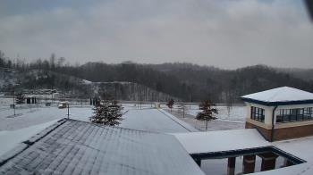 Weather camera view of Wrigley Elementary School.