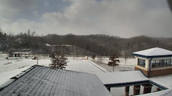 Weather camera view of Wrigley Elementary School.